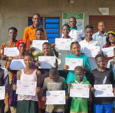 Élèves qui ont reçu leur diplôme du centre d'éducation numérique