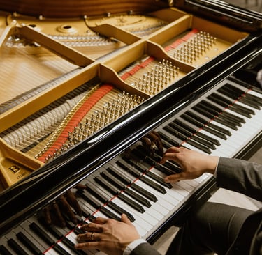 matt camastro playing piano