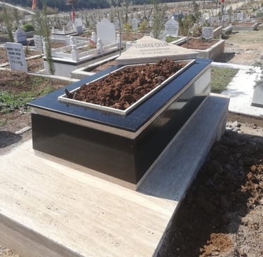 Kabasakal Mezarlığı’nda gerçekleştirilen özel mermer uygulaması.