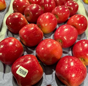 Royal Gala, Red Delicious, Granny Smith, Fuji, PinkGlow Apples