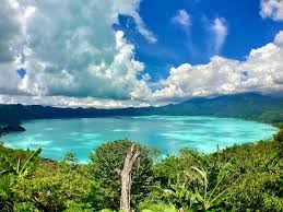 Lago de Coatepeque. 