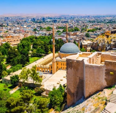 Şanlıurfa Gezilecek Yerler 2026 | Balıklıgöl, Göbeklitepe, Harran, Halfeti (Rota + İpuçları)