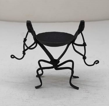 "Handcrafted Wrought Iron Sculpture of Two Tribal Figures with Oil Pot – Front View,Tribal Art-Meant for export"