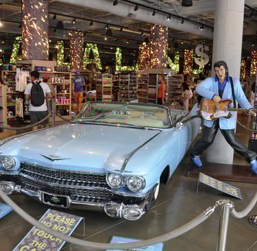 elvis display in hollywood
