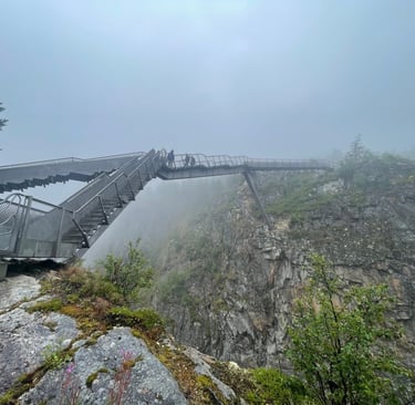 Vøringsfossen waterfall walkway, Vøringsfossen, Norway