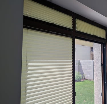 Jaluzele plisate Bucuresti SEV HOME asigura masuratoare si montaj in Bucuresti si Ilfov