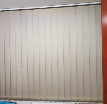 Jaluzele Verticale pe comanda Sev HOME, asiguram montaj in Bucuresti. Livram in toata tara