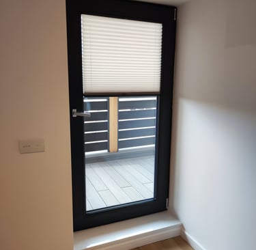 Jaluzele Plisate pe comanda Sev HOME, asiguram montaj in Bucuresti. Livram in toata tara