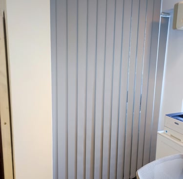 Jaluzele Verticale pe comanda Sev HOME, asiguram montaj in Bucuresti. Livram in toata tara
