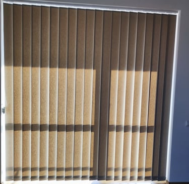 Jaluzele Verticale pe comanda Sev HOME, asiguram montaj in Bucuresti. Livram in toata tara