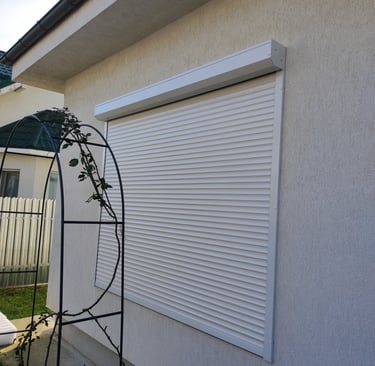 Rulouri exterioare pe comanda Sev Home