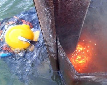 Schneiden Unterwasser Berufstaucher