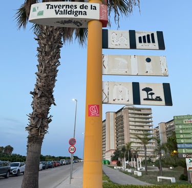 Cártel de Tavernes de la Valldigna acceso norte playa 