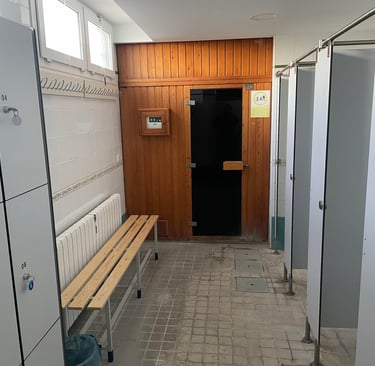 Sauna, duchas y vestuario complejo Marina Azul I Tavernes