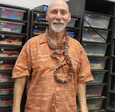 Dennis-Owner-Pet-Den