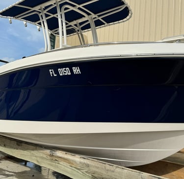Robalo R222