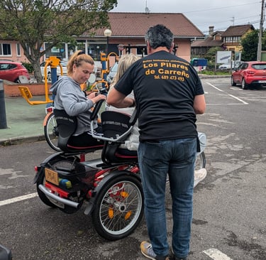 una fotografía de una bicicleta adaptada para dos personas