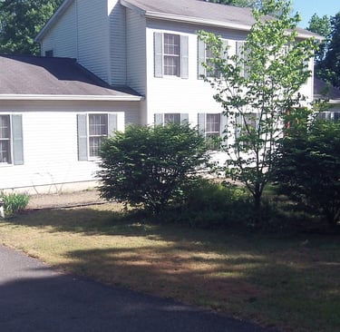 Large Newburgh Home Colonial Garage