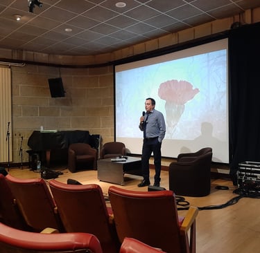 photo de Manuel de Lima introduisant l'évènement