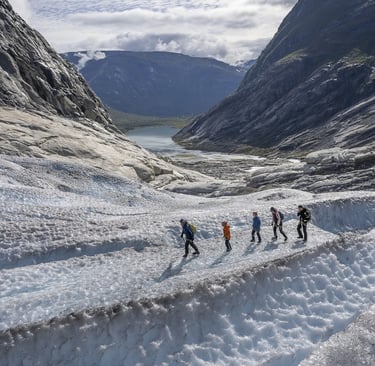 Hike on glacier on Nigardsbreen