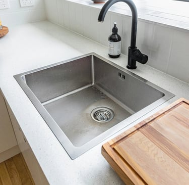 evier bouché que faire