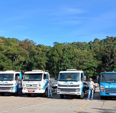 caminhão reboque, plataforma para transporte de veículos, caminhão cegonha, carreta cegonha
