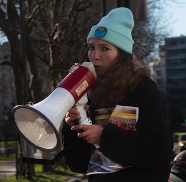 azelma sigaux manif mégaphone rev