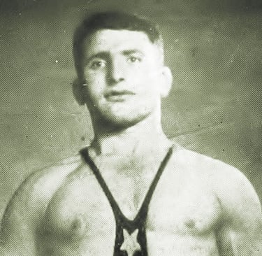 Yaşar Erkan Kimdir?