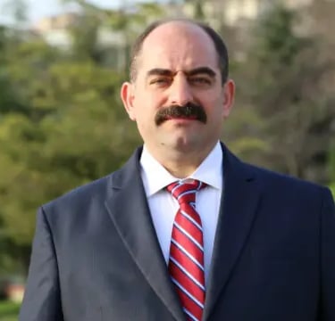 Zekeriya Öz Kimdir?