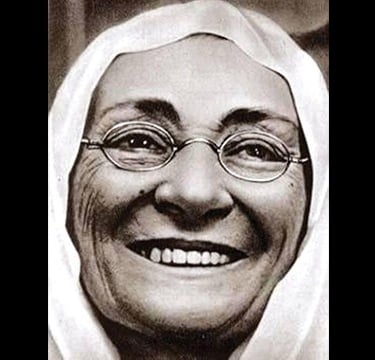 Zübeyde Hanım Kimdir?