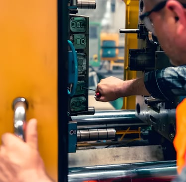 injection molding machine maintenance