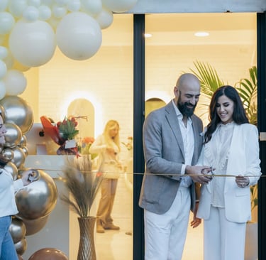 Inaugurazione del Brow&Co Brow & Lash Bar a Roma, spazio elegante dedicato a sopracciglia e ciglia.