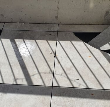 Broken pedestal tiles