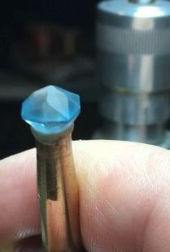 Cutting a sapphire