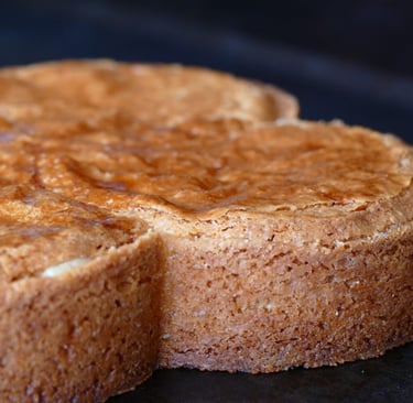 Gâteau basque à la crème, spécialité de la Maison Pommiers