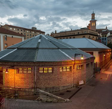 Mercado de Santo Domingo at down
