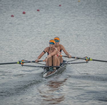 Anna and Maija racing in their pair at 2025 Youth Nationals