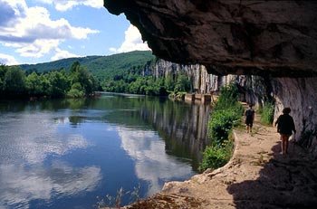 Balade sur le chemin de halage au bord du Lot