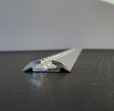 Airline juosta bėgelis kroviniui tvirtinti