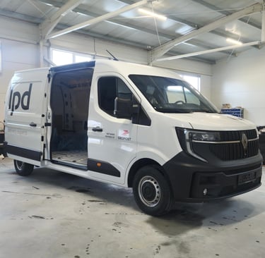 Renault Master krovinių skyriaus įrengimas