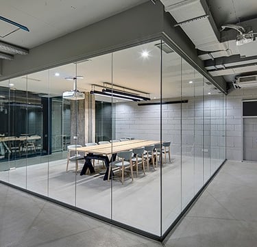 Tabiqueria Vidriada, Especial para Divisiones de Ambiente u Oficinas