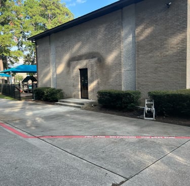 Entryway before pressure washing
