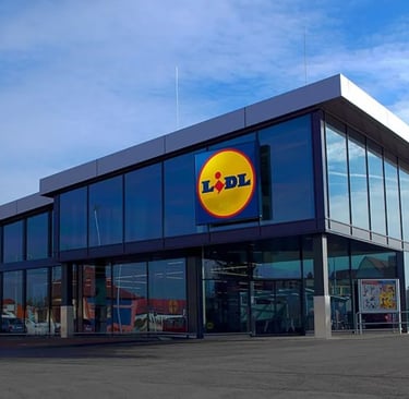 Lidl chicken product recall/ Lidl store exterior in Hungary. Credit: Puskas.daniel92 / Wikimedia Co