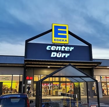 EDEKA Heart of St. Pauli partnership extended for youth development (Image: Triplec85, EDEKA E-Cente