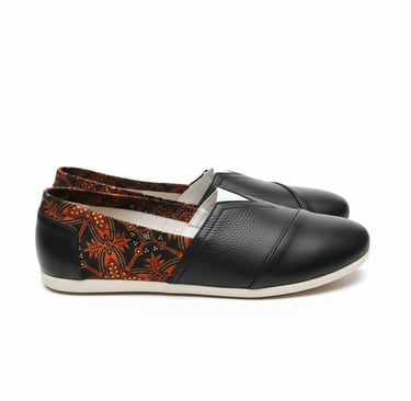 Casual Leather Slip On Shoes x Batik Sidomukti from Central Java