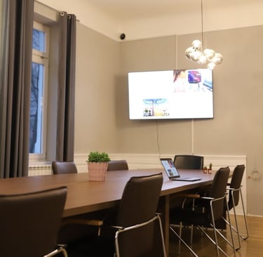 a conference room with beautiful view on Old Town street Petrakijina