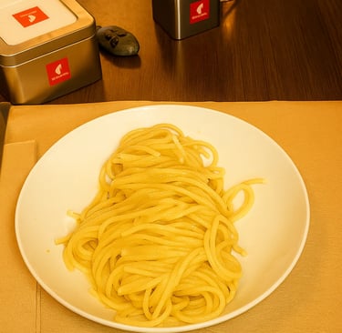 Fotografia di un piatto con spaghetti