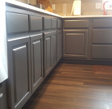 American Painting Specialist Fort Wayne, Indiana. Refinish and repaint existing Kitchen Cabinetry.
