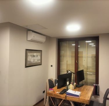 chłodzone pomieszczenie biurowe