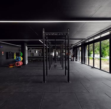 Crossfit com piso de borracha em placas preto